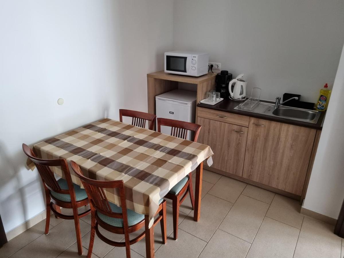 Adam Apartmanhaz Siofok Exterior photo