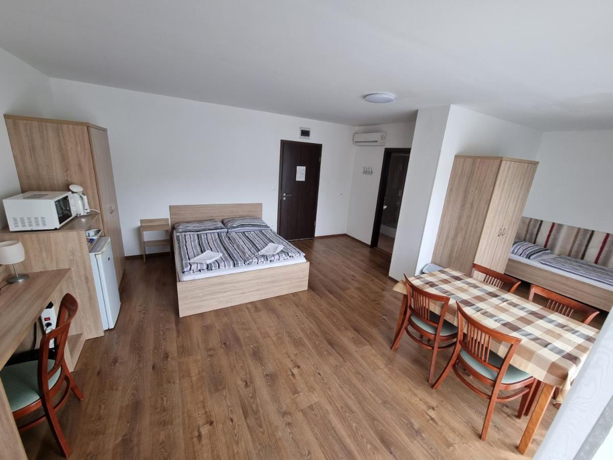 Adam Apartmanhaz Siofok Exterior photo