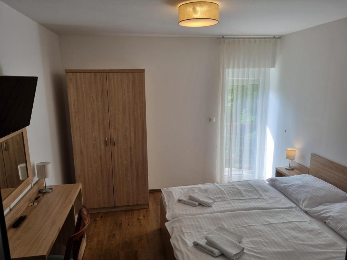 Adam Apartmanhaz Siofok Exterior photo