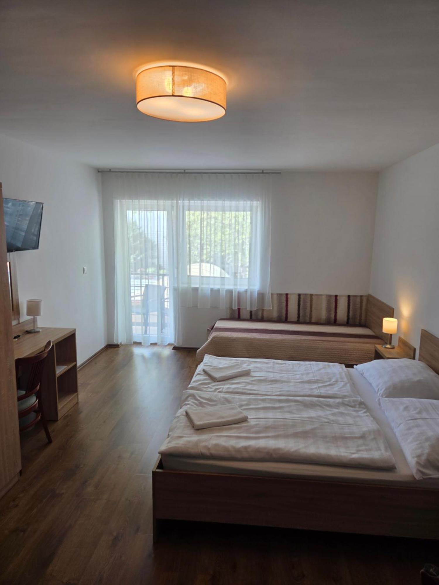 Adam Apartmanhaz Siofok Exterior photo